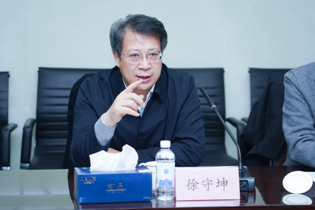 常州大學徐守坤書記、陳海群校長一行蒞臨神開參觀考察(圖3)